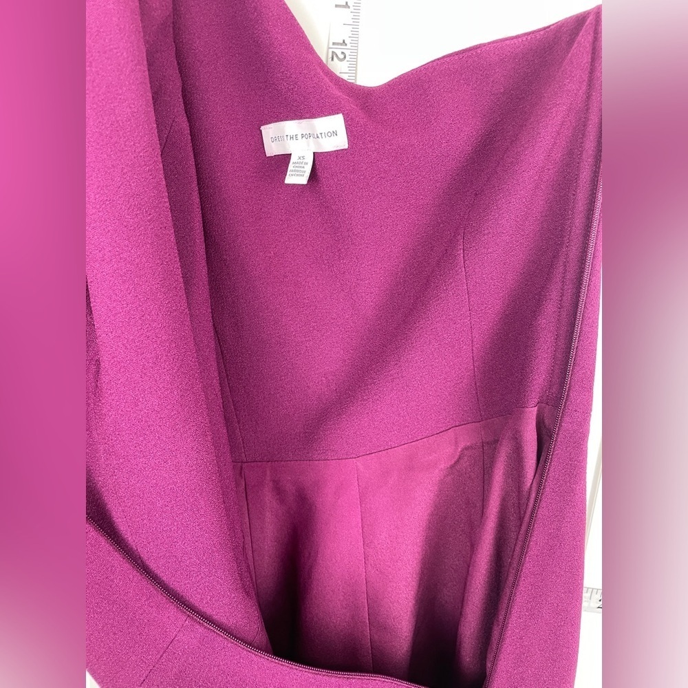 Elegant Magenta Midi Dress - Picture 5 of 13